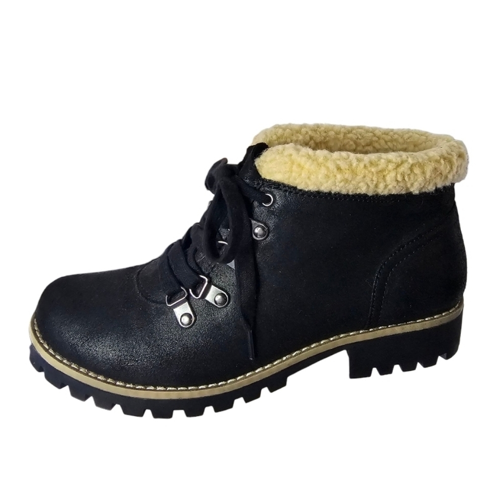 Mountain Sole Fur Trim Boot Sz 9